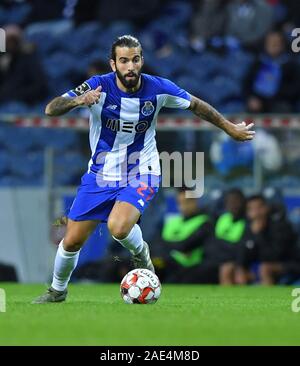 Porto, Portogallo. 06 Dic, 2019. 2° dicembre 2019; Dragao Stadium, Porto, Portogallo; campionato portoghese calcio, FC Porto versus Pacos de Ferreira; Sergio Oliveira di FC Porto - Editoriale usare carte di credito: Azione Plus immagini di sport/Alamy Live News Foto Stock