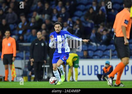 Porto, Portogallo. 06 Dic, 2019. 2° dicembre 2019; Dragao Stadium, Porto, Portogallo; campionato portoghese calcio, FC Porto versus Pacos de Ferreira; Alex Telles di FC Porto - Editoriale usare carte di credito: Azione Plus immagini di sport/Alamy Live News Foto Stock