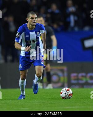 Porto, Portogallo. 06 Dic, 2019. 2° dicembre 2019; Dragao Stadium, Porto, Portogallo; campionato portoghese calcio, FC Porto versus Pacos de Ferreira; Pepe di FC Porto - Editoriale usare carte di credito: Azione Plus immagini di sport/Alamy Live News Foto Stock