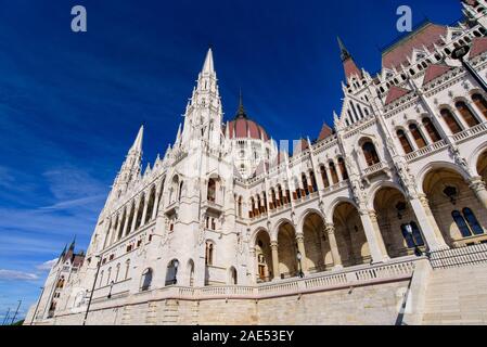 Parlamento ungherese edificio sulle rive del Danubio, Budapest, Ungheria Foto Stock