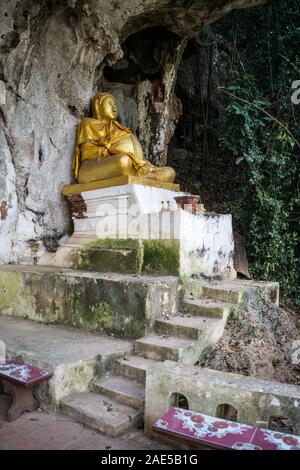 Pak Ou le grotte, Luang Prabang, Laos, Asia. Foto Stock