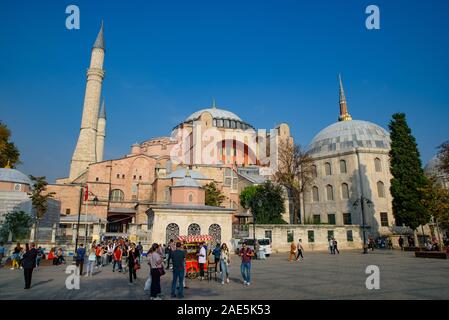 Hagia Sophia, ex cattedrale ortodossa e Ottoman Imperial moschea, ad Istanbul in Turchia Foto Stock