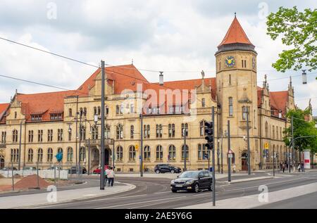 Ufficio postale generale e filiale bancaria di Deutsche Postbank ad Altstadt Dessau Sassonia-Anhalt Germania. Foto Stock