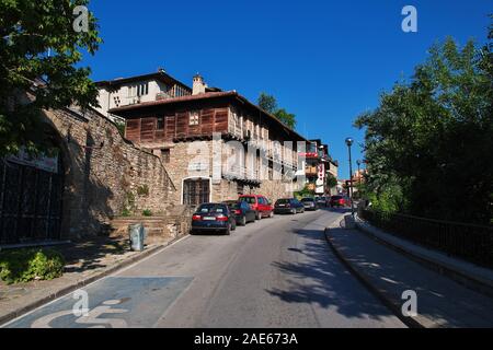 Veliko Tarnovo / Bulgaria - 16 LUG 2015: l'annata street a Veliko Tarnovo in Bulgaria Foto Stock