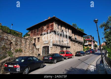 Veliko Tarnovo / Bulgaria - 16 LUG 2015: l'annata street a Veliko Tarnovo in Bulgaria Foto Stock