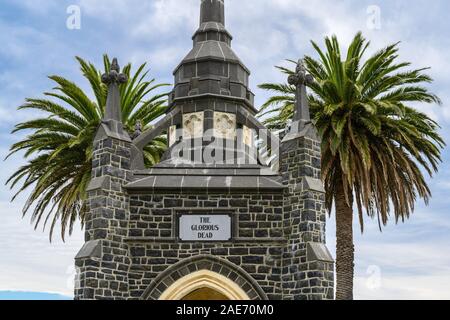 La penisola Memoriale di guerra (1923) di Akaroa, sull'Isola Sud della Nuova Zelanda. Foto Stock