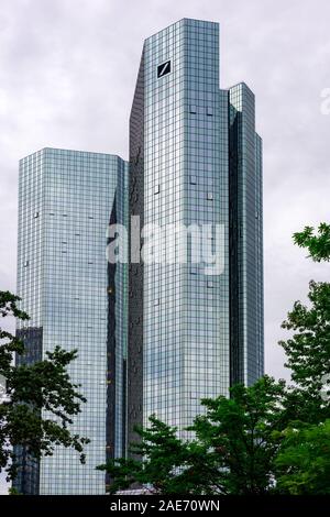 Francoforte, Germania - 16 settembre: La Deutsche Bank ha sede a Francoforte, Germania il 16 settembre 2019. Deutsche Bank è la più grande banca in Ge Foto Stock