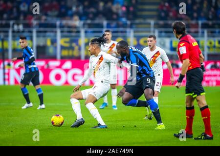 Milano, Italia. 6 dicembre, 2019. Chris smalling (come roma)durante Inter vs Roma, italiano di calcio di Serie A del campionato Gli uomini in Milano, Italia, 06 Dicembre 2019 - LPS/Fabrizio Carabelli Credito: Fabrizio Carabelli/LP/ZUMA filo/Alamy Live News Foto Stock