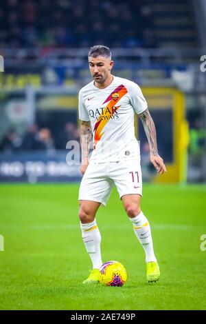 Milano, Italia. 6 dicembre, 2019. aleksandar kolarov (come roma)durante Inter vs Roma, italiano di calcio di Serie A del campionato Gli uomini in Milano, Italia, 06 Dicembre 2019 - LPS/Fabrizio Carabelli Credito: Fabrizio Carabelli/LP/ZUMA filo/Alamy Live News Foto Stock