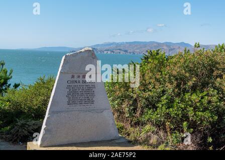 San Francisco/ Stati Uniti d'America, USA: monumento di pietra in Cina beach Foto Stock