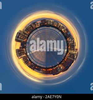 Pianeta con una vista della zona residenziale di Kazan al tramonto. Foto Stock