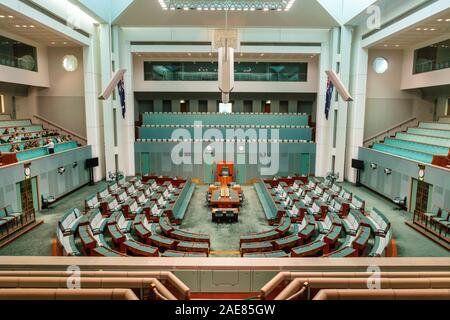 Vista interna della Camera dei rappresentanti in Parlamento, Canberra, Australia. Foto Stock