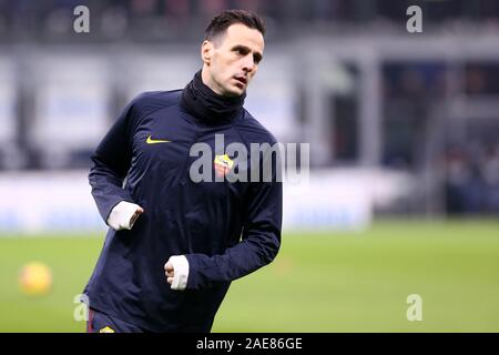 Milano, Italia. Il 6 dicembre 2019. Campionato italiano A. Internazionale FC vs AS Roma. Nikola Kalinic di come Roma. Foto Stock