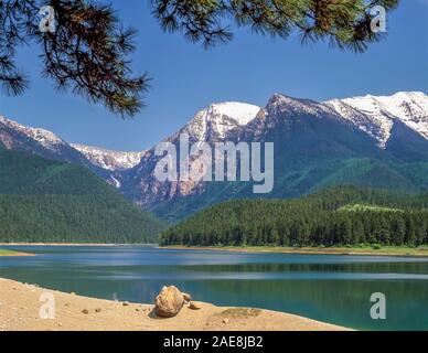 Missione serbatoio al di sotto del picco alpinista nella missione montagne vicino sant Ignazio di Loyola, montana Foto Stock