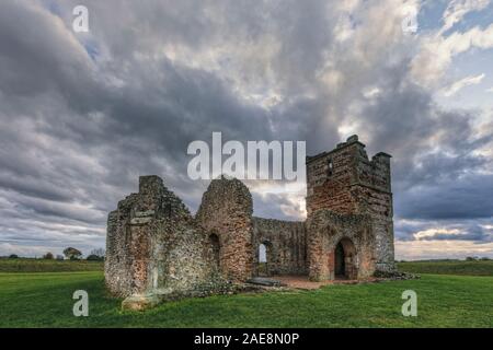 Knowlton Chiesa, boschi, Dorset, England, Regno Unito Foto Stock