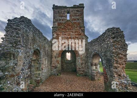 Knowlton Chiesa, boschi, Dorset, England, Regno Unito Foto Stock