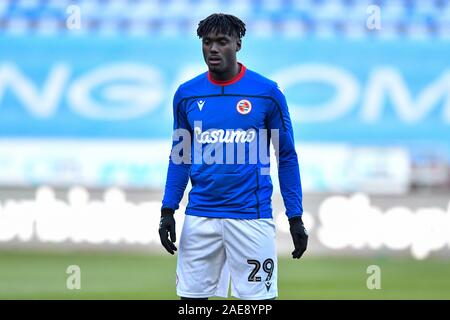 Il 30 novembre 2019, DW Stadium, Wigan, Inghilterra; Sky scommessa campionato, Wigan Athletic v lettura : Pele (29) di lettura di riscaldamento Credito: Simon Whitehead/news immagini Foto Stock