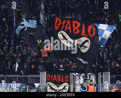 Stadio Olympico, Roma, Italia. Il 7 dicembre, 2019. Serie A CALCIO, Lazio contro la Juventus; sostenitori Lazio - Editoriale usare carte di credito: Azione Plus sport/Alamy Live News Foto Stock