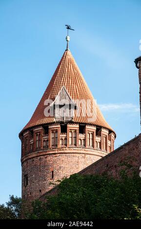 Burg Tangermuende castello, prigione tower, città di Tangermuende, lungo il fiume Elba ciclabile, Sassonia-Anhalt, Germania Foto Stock