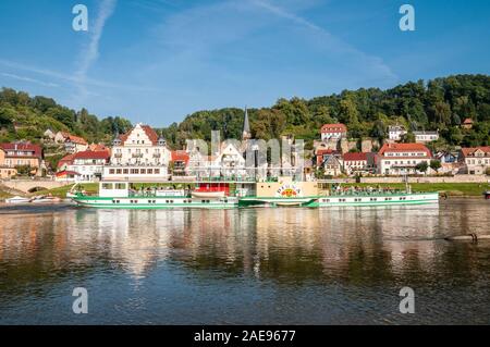 Paddlesteamer storico 'Pirna', nella valle dell'Elba, Elba Colline di pietra arenaria, Fiume Elba, Stadt Wehlen, Sassonia Foto Stock