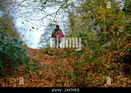 Il trekking godendo di autunno a Trabzon tonya yakçukur Foto Stock