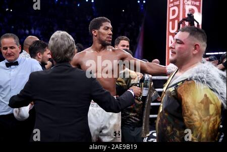 Anthony Joshua dopo la riconquista della IBF, WBA, WBO & IBO World Heavyweight Championship cinghie da Andy Ruiz al Diriyah Arena, Diriyah, Arabia Saudita. Foto Stock