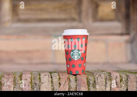 Bangkok, Tailandia - 3 Dicembre 2019: Starbucks Coffee take away tazze Foto Stock