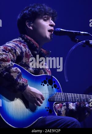 BENSALEM, PA, Stati Uniti d'America - Dicembre 04, 2019: American band alternative rock Vampire Weekend visita Centro Xcite. Foto Stock