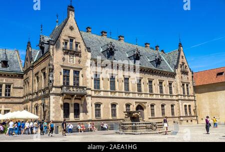 Convento di San Giorgio in Piazza San Giorgio complesso del Castello di Praga Repubblica Ceca. Foto Stock