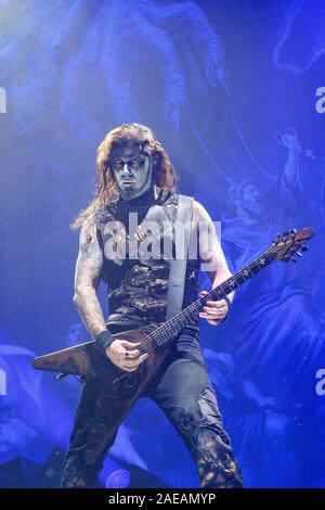 Berna, Svizzera. 07Th Dec, 2019. Il tedesco della band power metal Powerwolf esegue un concerto dal vivo presso la Festhalle di Berna. (Photo credit: Gonzales foto/Tilman Jentzsch/Alamy Live News). Foto Stock
