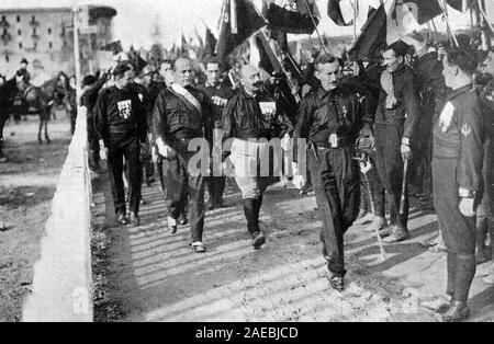 Marcia su Roma, ottobre 1922, Benito Mussolini e il Fascismo "Blackshirts' durante il mese di marzo, collezione privata Foto Stock