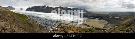 Vista panoramica sul Skaftafellsjoekull che è parte e lingua del Vatnajoekull, Islanda. Foto Stock