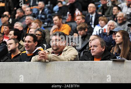 Il 10 marzo 2012. Calcio - Premiership - Wolverhampton Wanderers Vs Blackburn Rovers. Ventole di lupi sguardo sconsolato. Fotografo: Paolo Roberts/Oneuptop/Alamy. Foto Stock