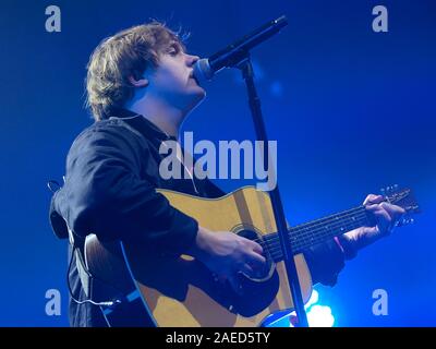 Glasgow, Scotland, Regno Unito il 7 dicembre 2019, Scotlands figlio prediletto - cantante e cantautore Lewis Capaldi piaceri il suo pubblico a casa a un sold out O2 Academy Foto Stock