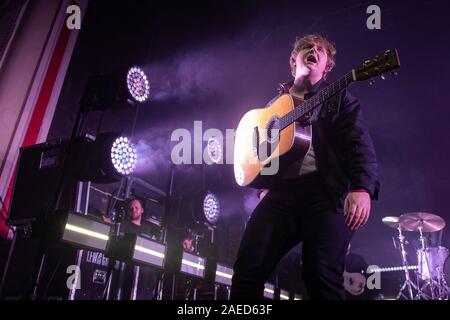 Glasgow, Scotland, Regno Unito il 7 dicembre 2019, Scotlands figlio prediletto - cantante e cantautore Lewis Capaldi piaceri il suo pubblico a casa a un sold out O2 Academy Foto Stock