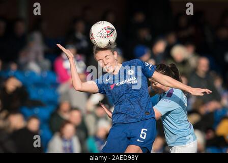 Kingston, Regno Unito. 08 Dic, 2019. Sophie Ingle di Chelsea donne durante la FAWSL match tra Chelsea FC donne e Manchester City le donne al Cherry Red Records Stadium, Kingston, Inghilterra il 8 dicembre 2019. Foto di Andy Rowland. Credito: prime immagini multimediali/Alamy Live News Foto Stock