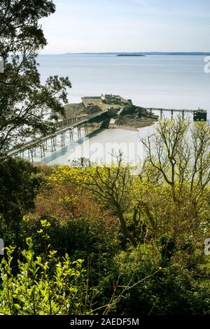 Birnbeck Pier visto dalla collina Worlebury. Weston-super-Mare, North Somerset. Ora, abbandonati Birnbeck Pier links testa di ancoraggio al Birnbeck isola ed è c Foto Stock