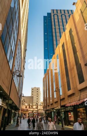 Vista esterna del Mahmal Al centro dello shopping in Al Balad, Jeddah KSA, Arabia Saudita Foto Stock