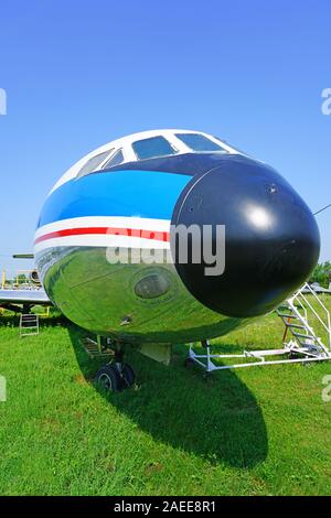 Belgrado, Serbia -19 Giu 2019- vista di un vecchio Caravelle aereo da ex Repubblica iugoslava JAT Airways (JU) presso il museo aeronautico a Belgrado (ex Yug Foto Stock