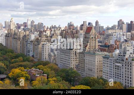 Skyline lato ovest edifici intorno al Central Park di New York City. Vista aerea dal di sopra. Foto Stock