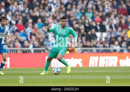 Madrid, Spagna. Il 7 dicembre, 2019. Casemiro (reale) Calcio/Calcetto : spagnolo "La Liga Santander' match tra il Real Madrid CF 2-0 RCD Espanyol al Santiago Bernabeu di Madrid in Spagna . Credito: Mutsu Kawamori/AFLO/Alamy Live News Foto Stock