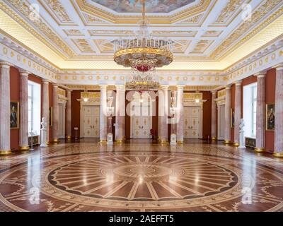 Interno del Grand Palace in Kuskovo a Mosca; Caterina sala cerimoniale; sala da ballo; russo Cultura e patrimonio Foto Stock