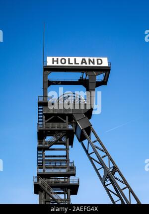 Bochum, la zona della Ruhr, Renania settentrionale-Vestfalia, Germania - appena ristrutturato Torre di avvolgimento dell'ex Holland colliery, oggi TGW Technologie- und Gruende Foto Stock