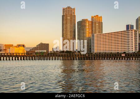 Tramonto nel fiume di Tokyo, Giappone Foto Stock