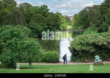 Orstedsparken Copenhagen, vista in estate Ørstedsparken, un parco pubblico nel centro di Copenhagen, Danimarca. Foto Stock