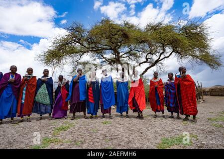 Maasai tradizionale danza di salto Foto Stock