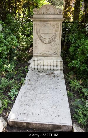 Cimitero di Pere Lachaise, tombe famose, Parigi Foto Stock