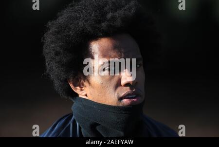 Chelsea's Willian durante una sessione di formazione a Cobham sessione di allenamento, Cobham. Foto Stock