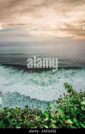Sunset Beach a Bali Indonesia Foto Stock