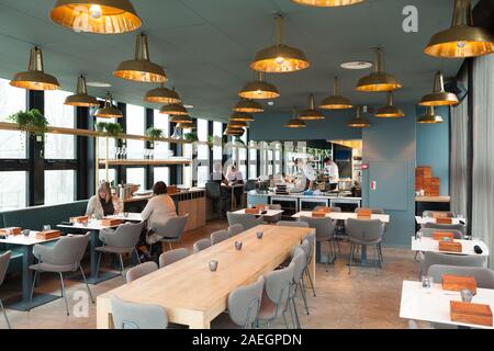 interno del ristorante wolf atelier, amsterdam olanda Foto Stock